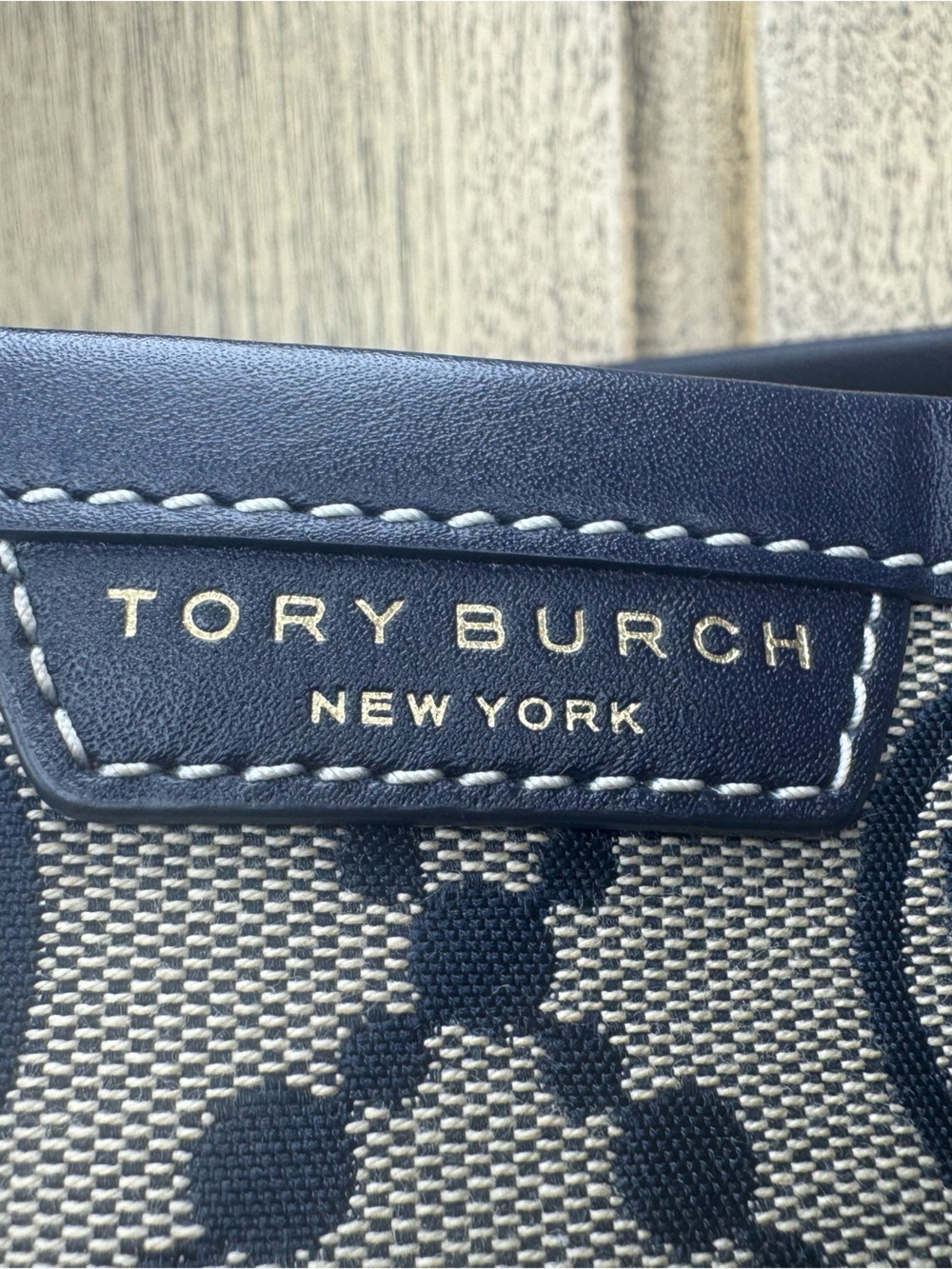 Tory Burch Luxury Tote Bag - Picture 3 of 11